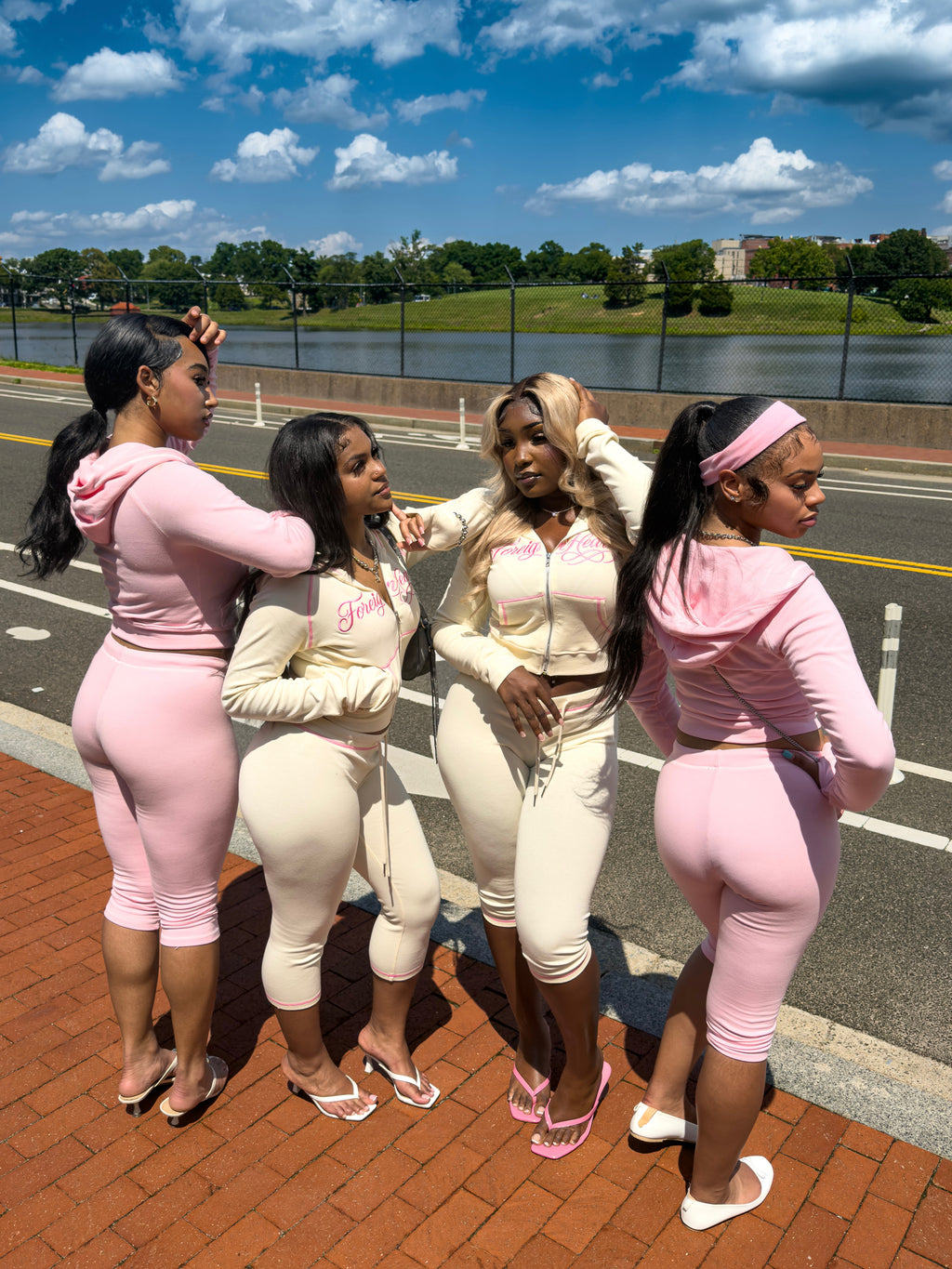 MISS FOREIGN CAPRI SET